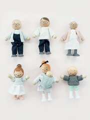 Le Toy Van Dolls House Family - Image 2 of 6