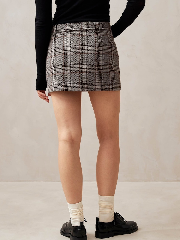 Alohas Brown Shibuya Checks Skirt - Image 2 of 6 Alohas Brown Shibuya Checks Skirt - Image 2 of 6