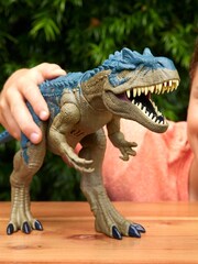 Jurassic World Ruthless Rampage Allosaurus Figure - Image 3 of 5
