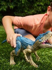 Jurassic World Ruthless Rampage Allosaurus Figure - Image 4 of 5