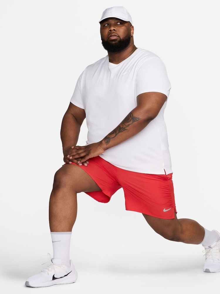 University rood - 7 inch - Nike Challenger Dri-FIT 7 inch hardloopshorts met voering - Image 4 of 8