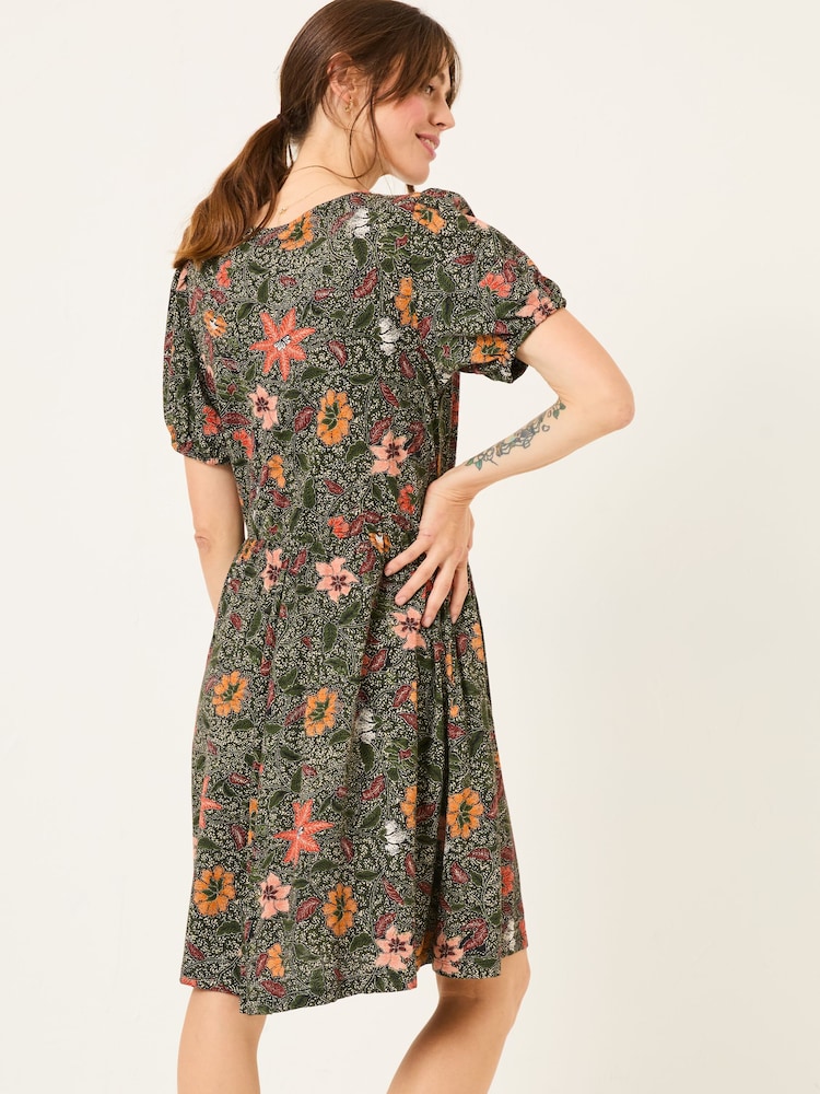 Schwarz, florales Detail - FatFace Short Sleeve V-Neck Midi Dress - Bild 2 von 5 Schwarz, florales Detail - FatFace Short Sleeve V-Neck Midi Dress - Bild 2 von 5