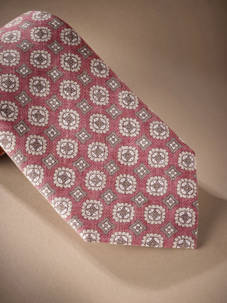 وردي مزركش - Signature Made In Italy Printed Paisley Tie - صورة 2 من 4 وردي مزركش - Signature Made In Italy Printed Paisley Tie - صورة 2 من 4