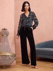 Love & Roses Black Scenic Petite V Neck Metallic Lace Cuff Long Sleeve Blouse - Image 3 of 4