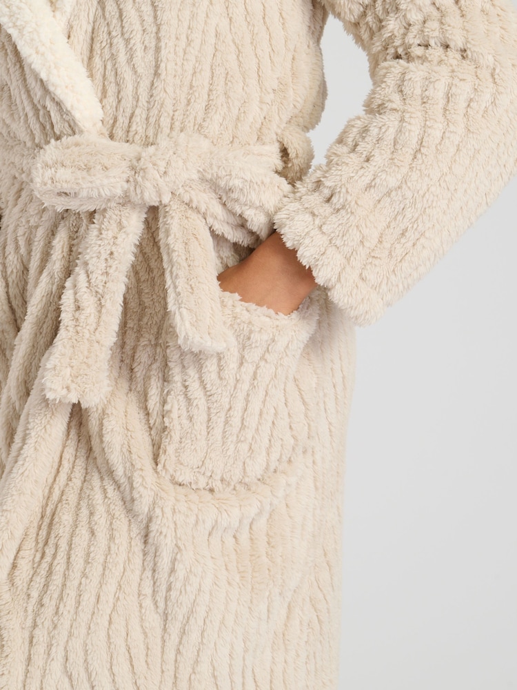 Loungeable Brown Wavy Cut Sherpa Hooded Midi Robe - Image 5 of 5