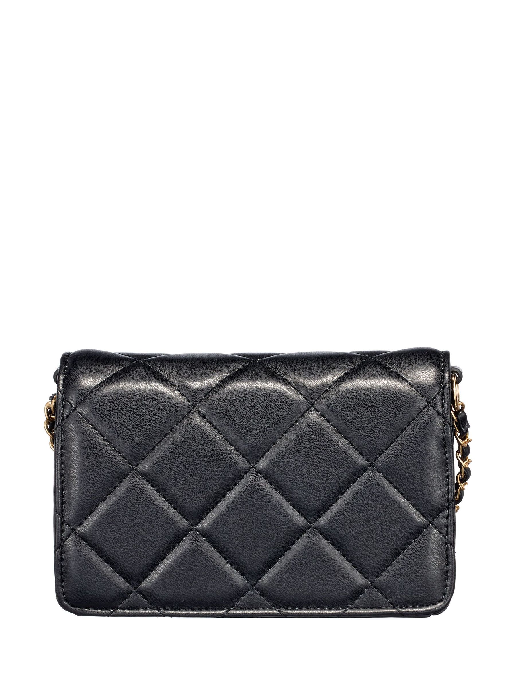【Valentino bags】大人気！Ocarina バケットバッグ【関税込】 d5563d3d-4897-4a34-92fe-