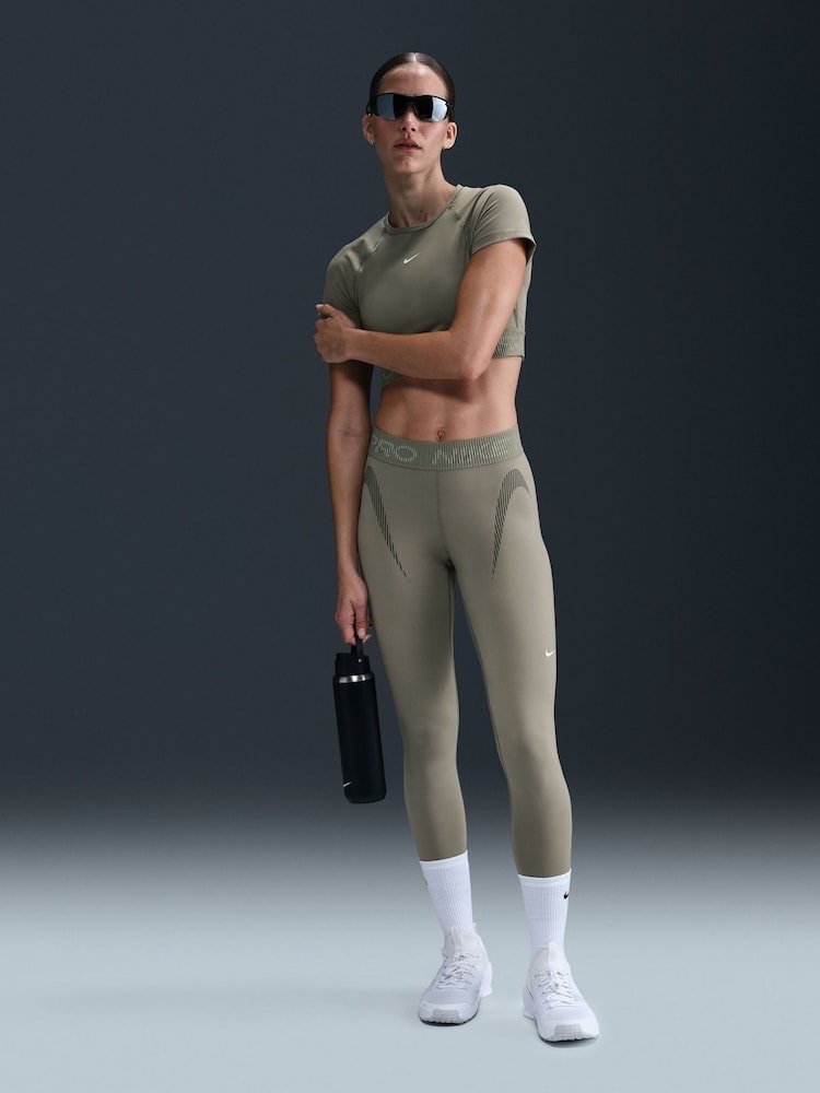 Nike Green Pro Mid Rise 7/8 Graphic Leggings - Image 1 of 7