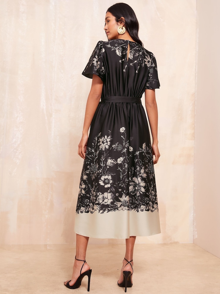 Friends Like These Black/White Flutter Sleeve Printed Satin Midi Dress - Image 4 of 4