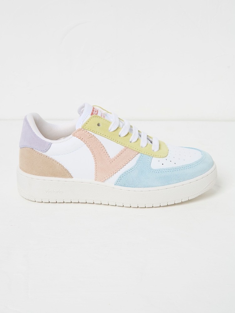 Trainers - Image 1 of 3