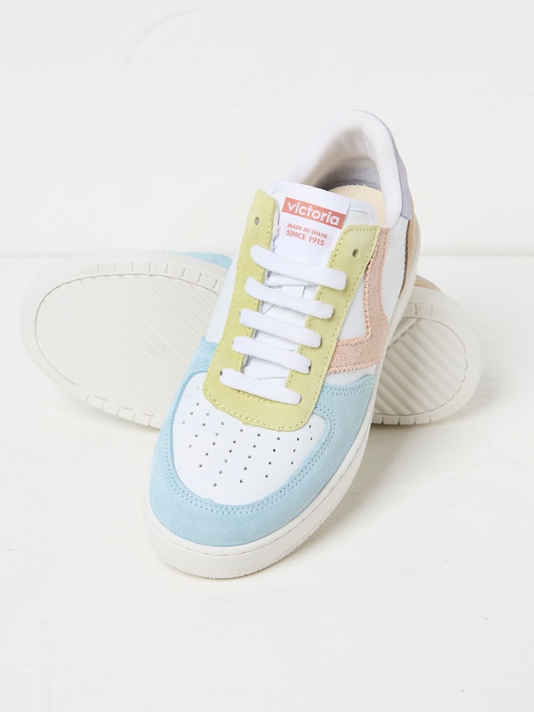 Sneaker - Bild 3 von 3 Sneaker - Bild 3 von 3