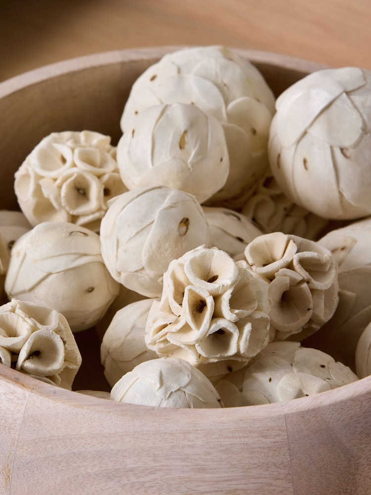 Sea Salt and Citrus Fragranced Pot Pourri - Image 2 of 3 Sea Salt and Citrus Fragranced Pot Pourri - Image 2 of 3