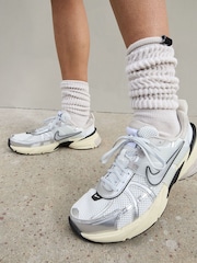 Nike White/Metallic V2K Retro Runner Trainers - Image 12 of 12