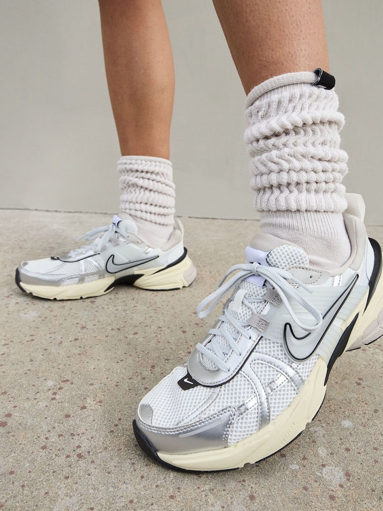 Nike White/Metallic V2K Retro Runner Trainers - Image 12 of 12