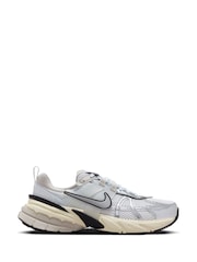 Nike White/Metallic V2K Retro Runner Trainers - Image 4 of 12