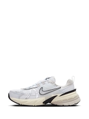 Nike White/Metallic V2K Retro Runner Trainers - Image 6 of 12
