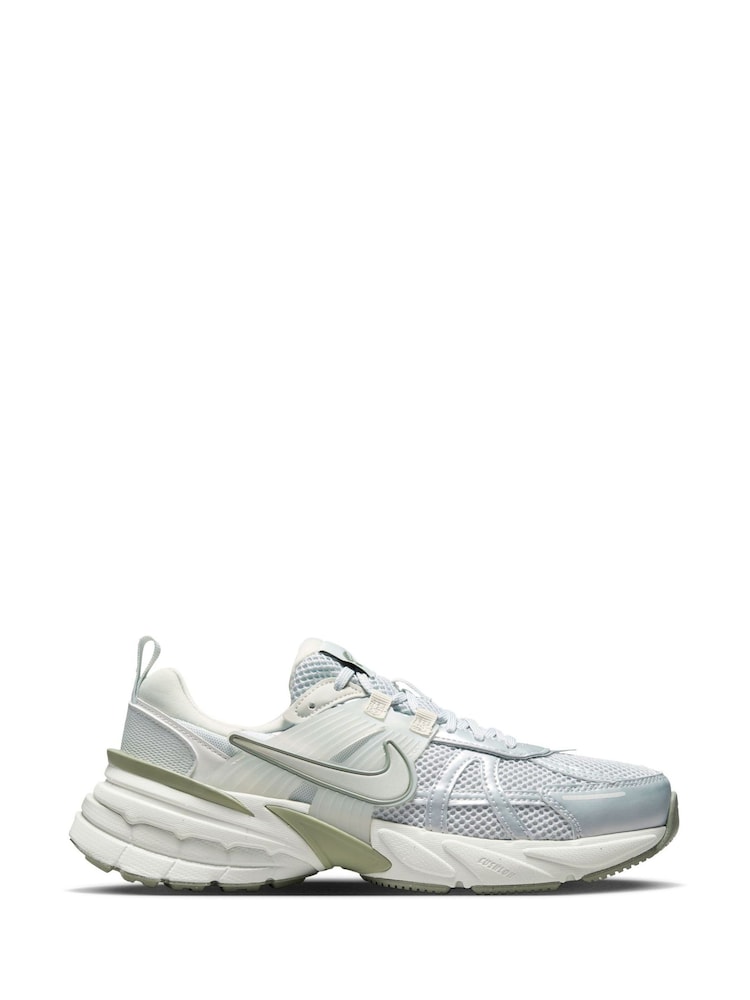 Nike White Silver V2K Retro Runner Trainers - Image 1 of 9