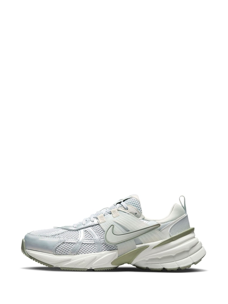 Nike White Silver V2K Retro Runner Trainers - Image 2 of 9
