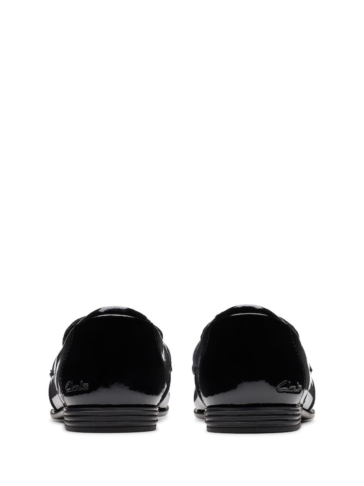 Clarks Finja Bright Patent Loafer Shoes - Imagen 2 de 7