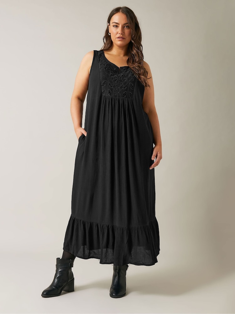 Evans Curve Crinkle Broderie Maxi Dress - Image 2 of 5