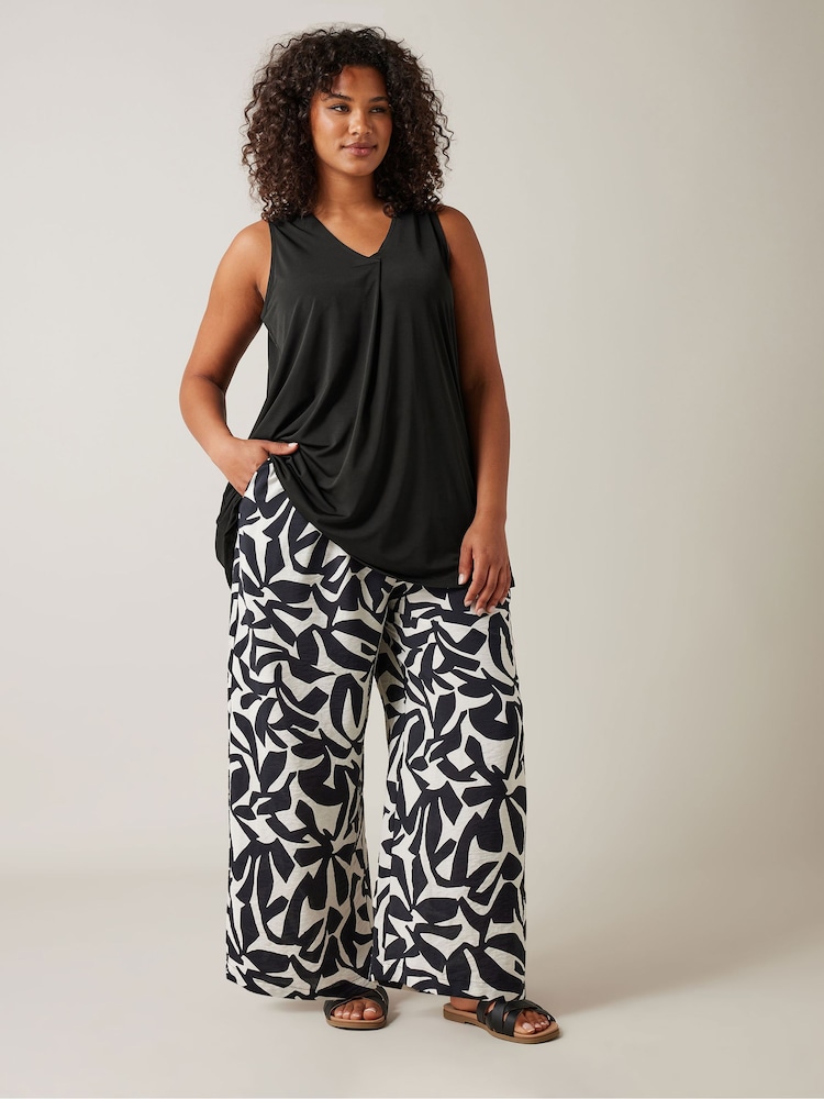 Evans Curve Pleat Front Vest Black Top - Image 2 of 5