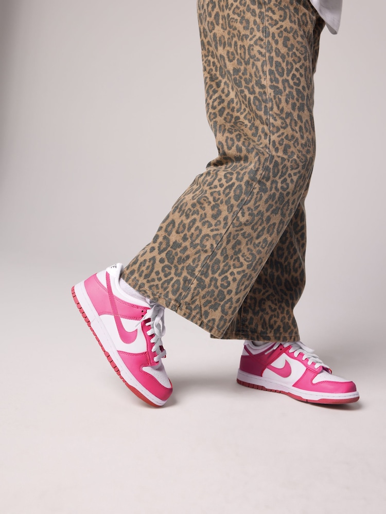 Nike White/Fuschia Pink Youth Dunk Low Trainers - Image 2 of 13