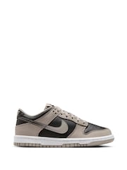 Estilo universitario en gris/negro - Nike Youth Dunk Bajo Trainers - Imagen 1 de 8