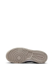 Estilo universitario en gris/negro - Nike Youth Dunk Bajo Trainers - Imagen 6 de 8