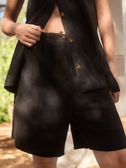 Schwarz - Bermudashorts aus Crinkle-Leinen - Image 1 of 5