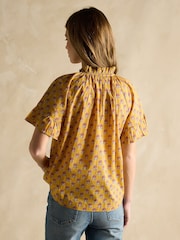 Желтый - Joules Melissa Short Sleeve Cotton Blouse - Изображение 2 из 6