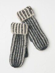 FatFace Grey Plaited Mittens - Image 2 of 2