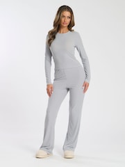 Loungeable Langarm-Oberteil und Leggings mit ausgestelltem Bein im Lounge Set - Bild 1 von 5
