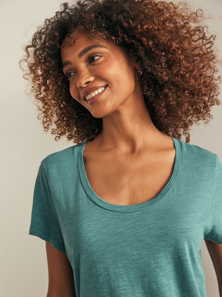 American Vintage Short Sleeve Scoop Neck T-Shirt - Image 3 of 3 American Vintage Short Sleeve Scoop Neck T-Shirt - Image 3 of 3