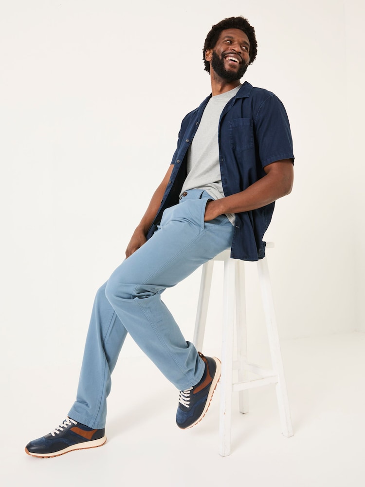 Blau - FatFace Modern Coastal Chinohose - Bild 1 von 6 Blau - FatFace Modern Coastal Chinohose - Bild 1 von 6