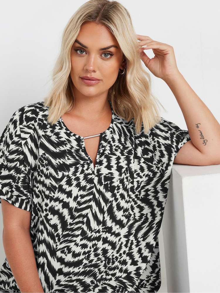 Black - Yours Curve Trim Neck Short Sleeve Blouse - Image 4 of 4 Black - Yours Curve Trim Neck Short Sleeve Blouse - Image 4 of 4