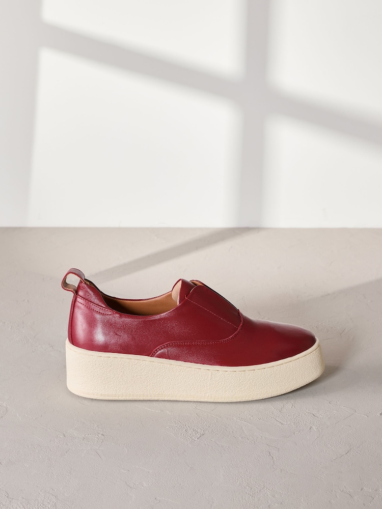 Rot - Signature Forever Comfort® Lederturnschuhe mit Keilabsatz - Bild 2 von 6 Rot - Signature Forever Comfort® Lederturnschuhe mit Keilabsatz - Bild 2 von 6