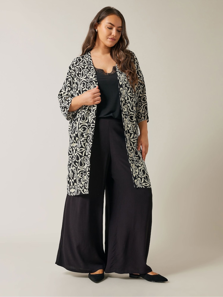 Evans Schwarzer Kimono mit Damast-Print - Bild 2 von 4 Evans Schwarzer Kimono mit Damast-Print - Bild 2 von 4