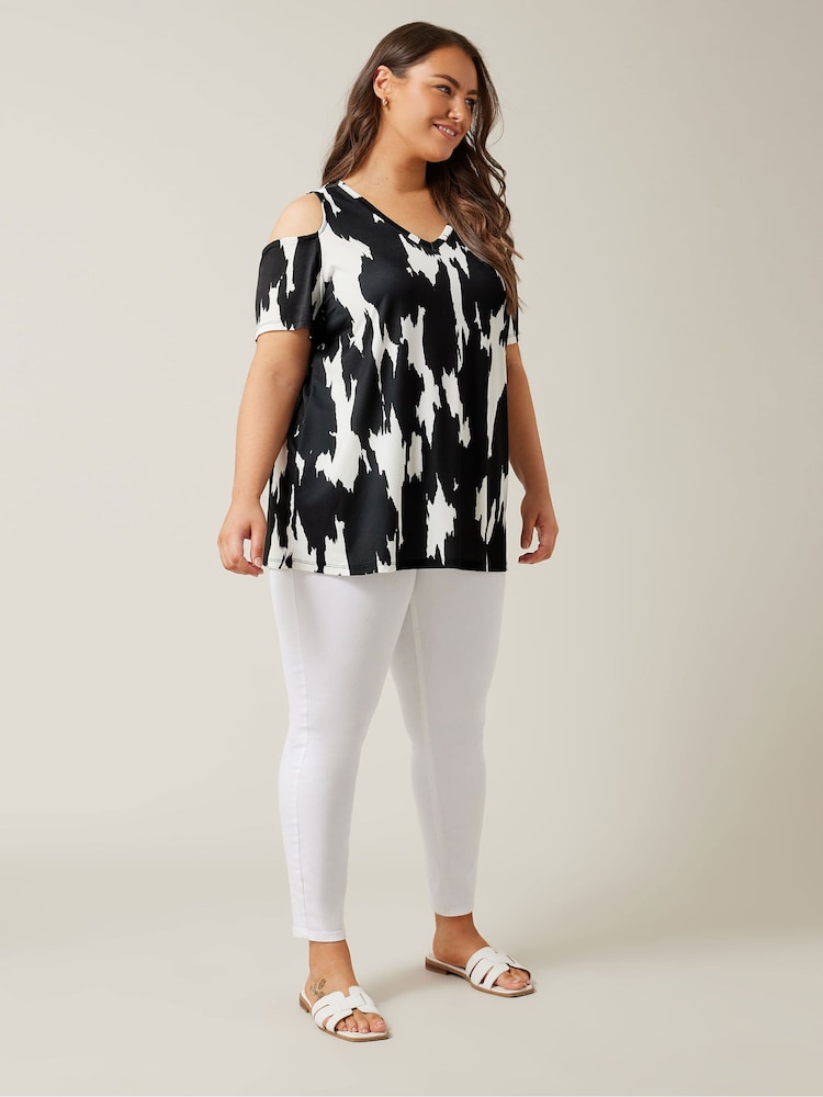 Evans Curve Abstract Print Cold Shoulder Top - Image 4 of 5