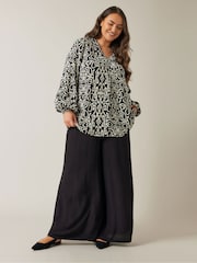 Evans Damask Print Pleated Front Black Top - Image 2 of 4