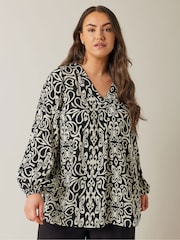 Evans Damask Print Pleated Front Black Top - Image 4 of 4