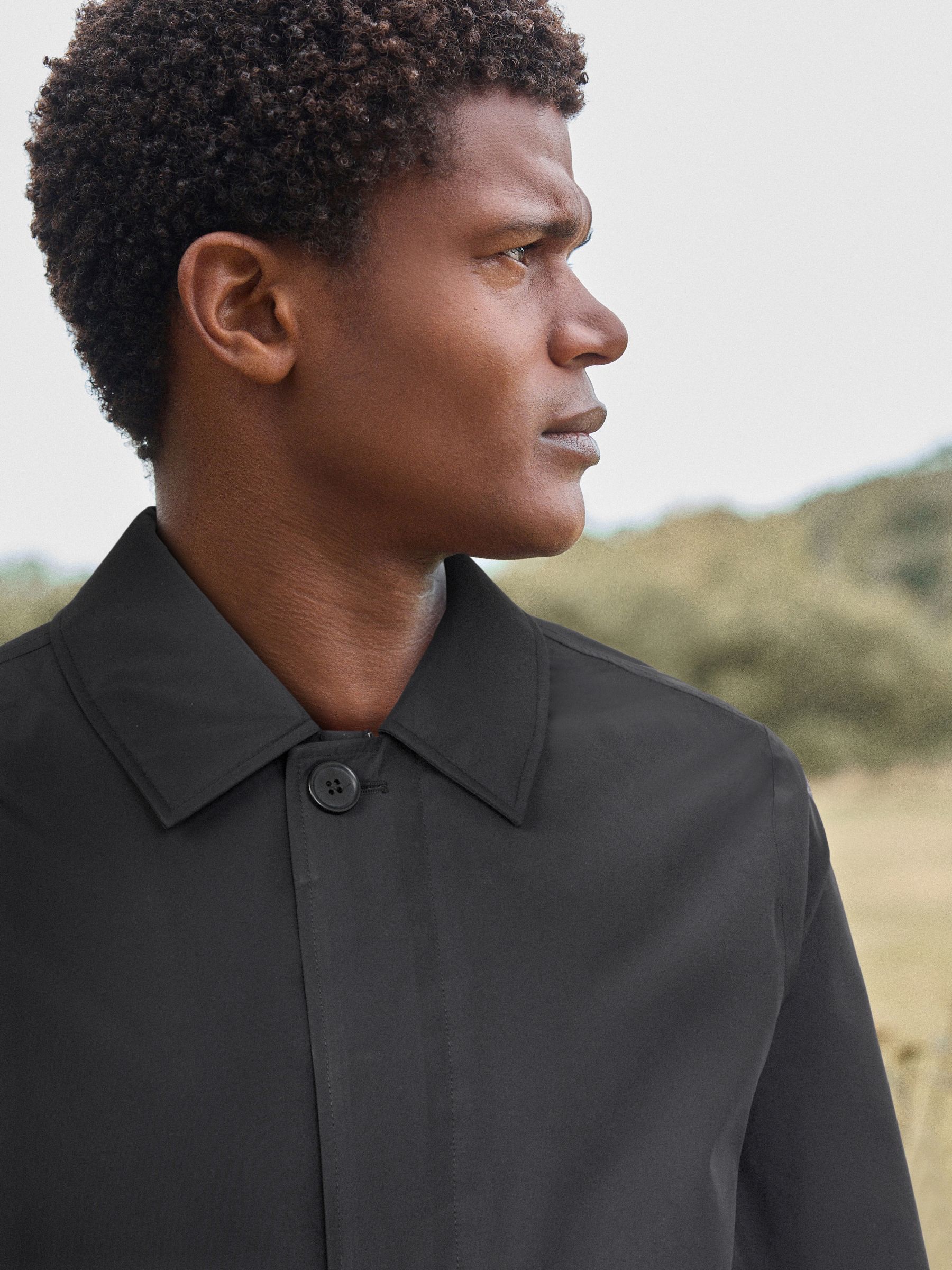 Next：日本 ブラック - レギュラーフィット - 防水 トレンチコート