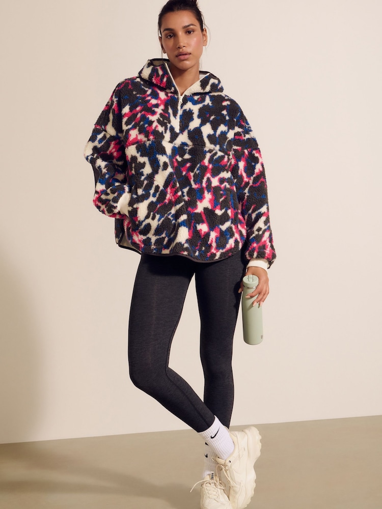 Print - Borg-Fleecejacke mit Kapuze und Ellbogen-Patches - Bild 2 von 7 Print - Borg-Fleecejacke mit Kapuze und Ellbogen-Patches - Bild 2 von 7