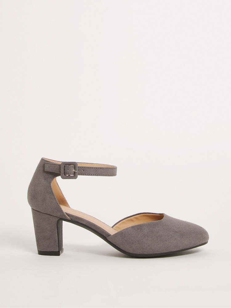 Gris - Zapatos de tacón de corte ancho con diseño en dos partes y tira ancha de JD Williams - Imagen 1 de 3 Gris - Zapatos de tacón de corte ancho con diseño en dos partes y tira ancha de JD Williams - Imagen 1 de 3