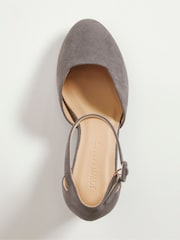 Gris - Zapatos de tacón de corte ancho con diseño en dos partes y tira ancha de JD Williams - Imagen 3 de 3