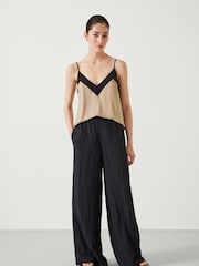 Schwarz - Hush Mabel Fluid Wide Leg Trousers - Bild 1 von 5