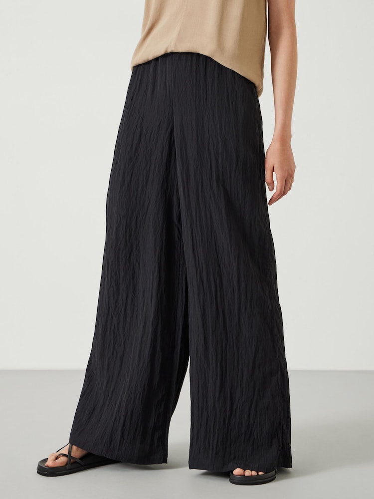 Schwarz - Hush Mabel Fluid Wide Leg Trousers - Bild 2 von 5