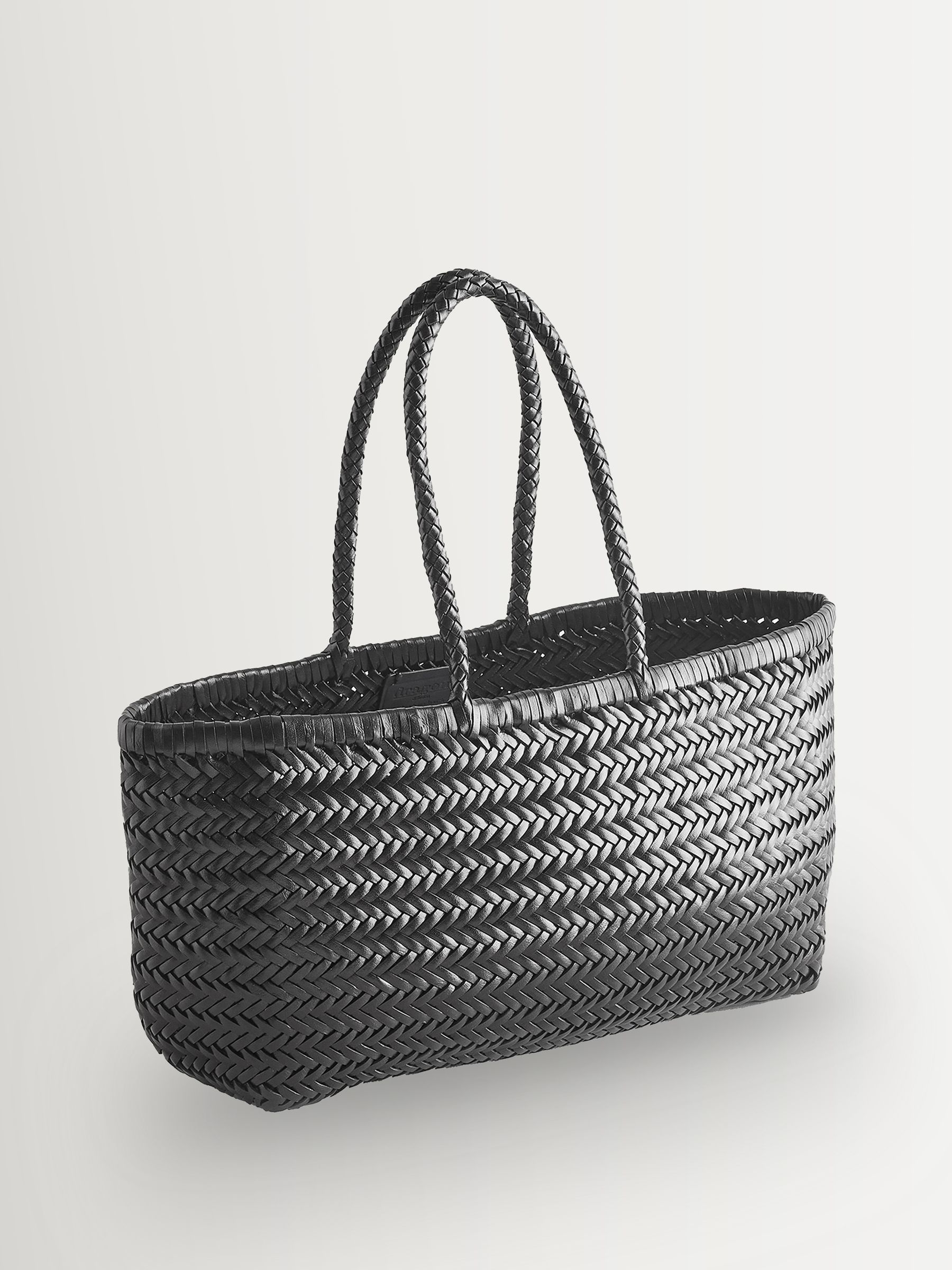 ドラゴンデフュージョン　TRIPLEJUMP　BIG dragon Triple Jump woven-leather basket bag WHITE ドラゴン