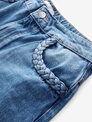 Mittelblau - Jeans mit weitem Bein und Zopfdetail aus 100 % Baumwolle - Bild 8 von 9
