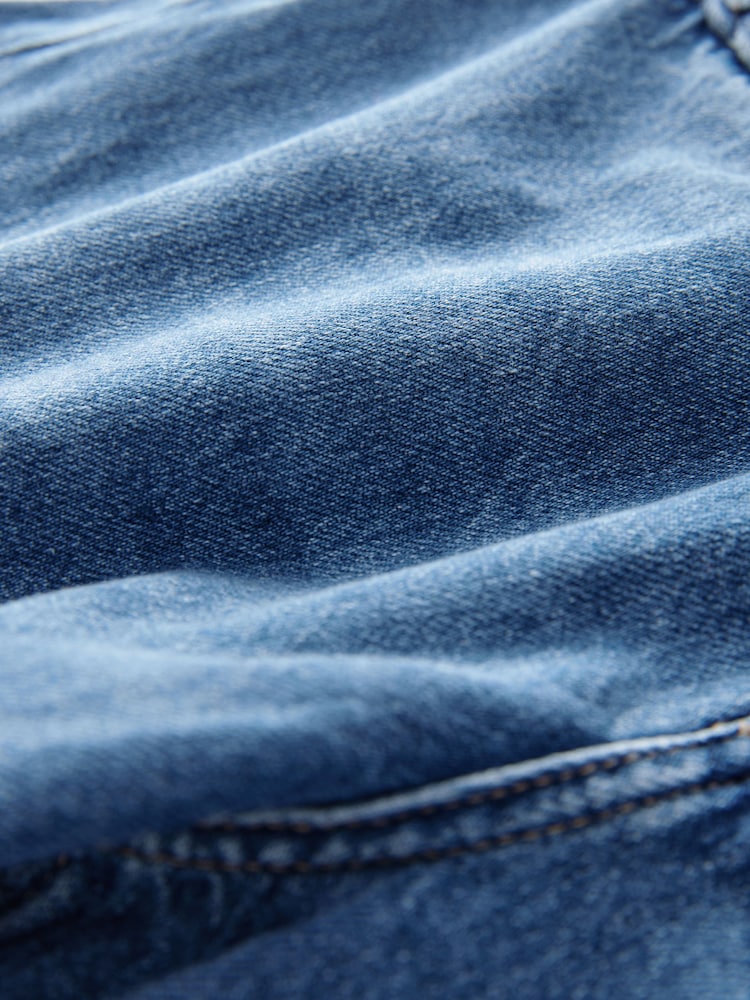 Mittelblau - Jeans mit weitem Bein und Zopfdetail aus 100 % Baumwolle - Bild 9 von 9 Mittelblau - Jeans mit weitem Bein und Zopfdetail aus 100 % Baumwolle - Bild 9 von 9