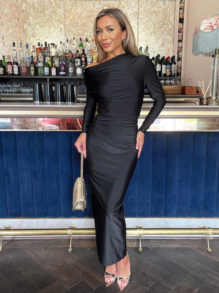 Schwarz - AX Paris Off The Shoulder Long Sleeves Draped Midi Dress - Bild 4 von 4 Schwarz - AX Paris Off The Shoulder Long Sleeves Draped Midi Dress - Bild 4 von 4