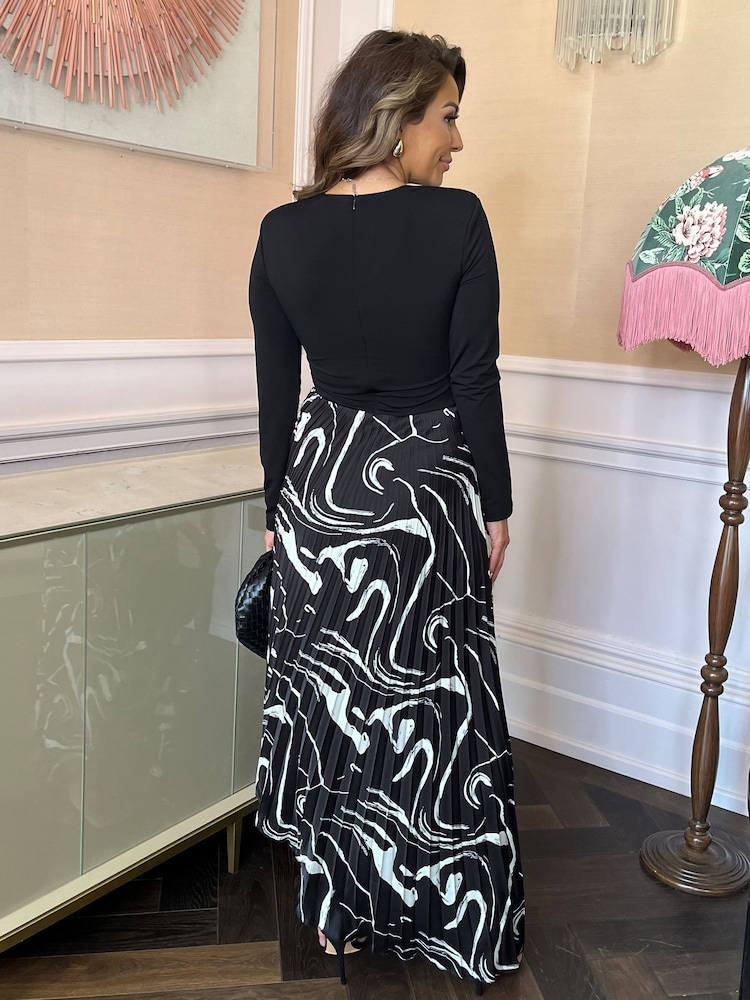 AX Paris Abstract Stripe Print 2 in 1 Long Sleeve Pleated Skirt Black Midi Dress - Image 2 of 4
